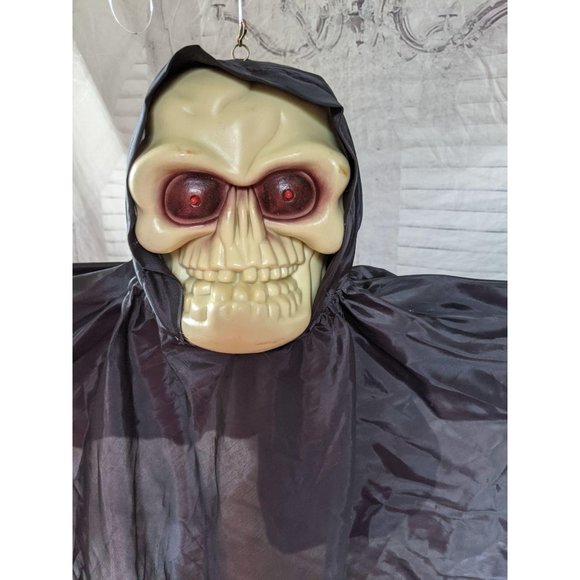 Gemmy shaking skeleton light up vintage hanging sc - Picture 7 of 8